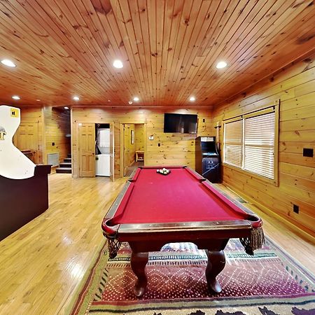 The Great Escape Ii, 5 Bedrooms, Sleeps 17, Game Room, Pool Access, Theater 개틀린버그 외부 사진
