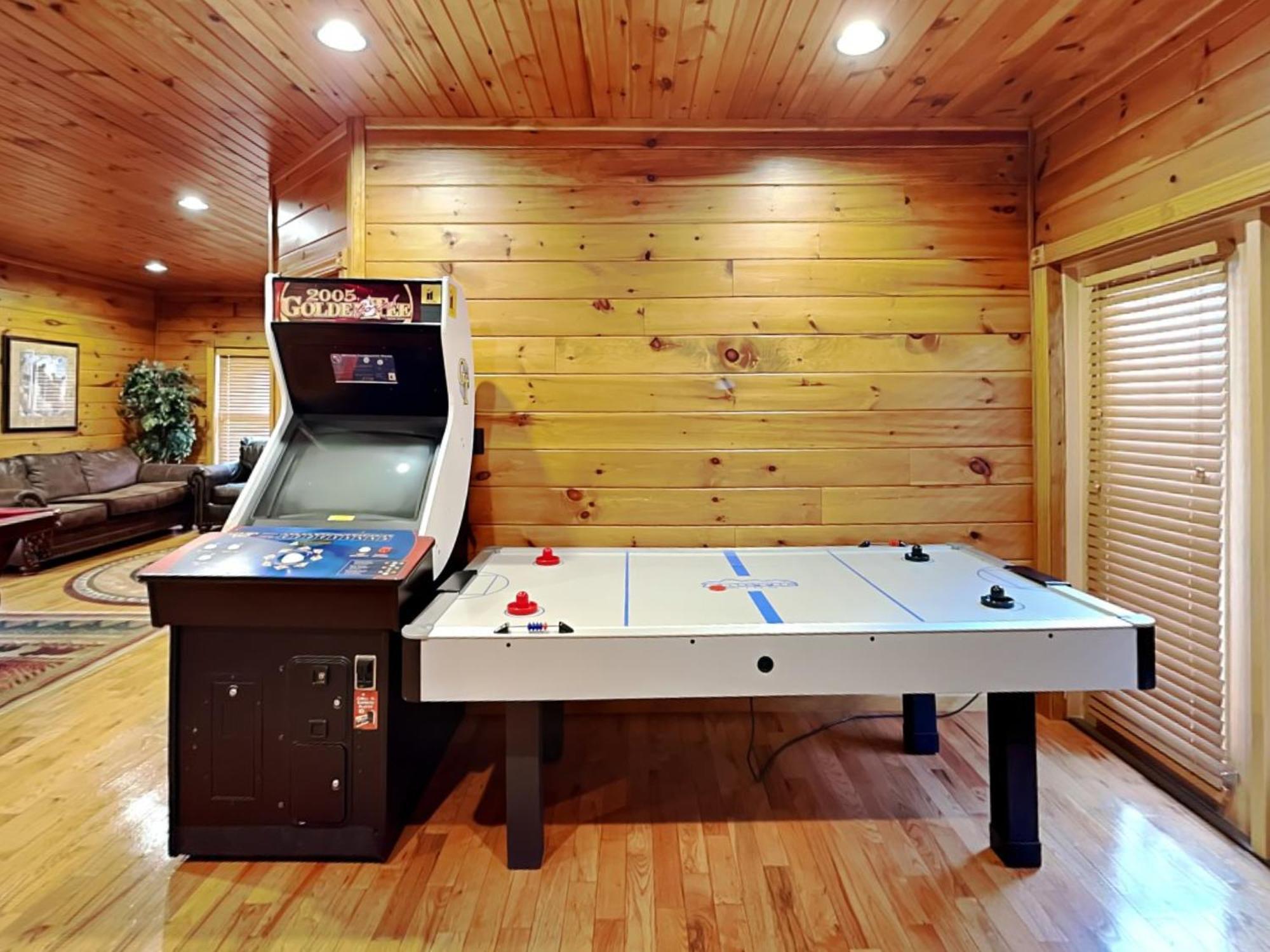 The Great Escape Ii, 5 Bedrooms, Sleeps 17, Game Room, Pool Access, Theater 개틀린버그 외부 사진
