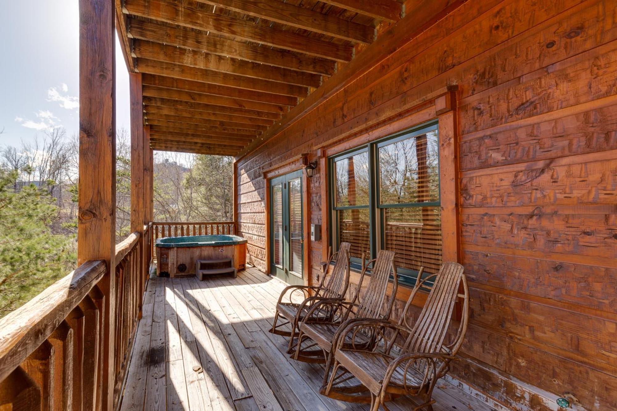 The Great Escape Ii, 5 Bedrooms, Sleeps 17, Game Room, Pool Access, Theater 개틀린버그 외부 사진