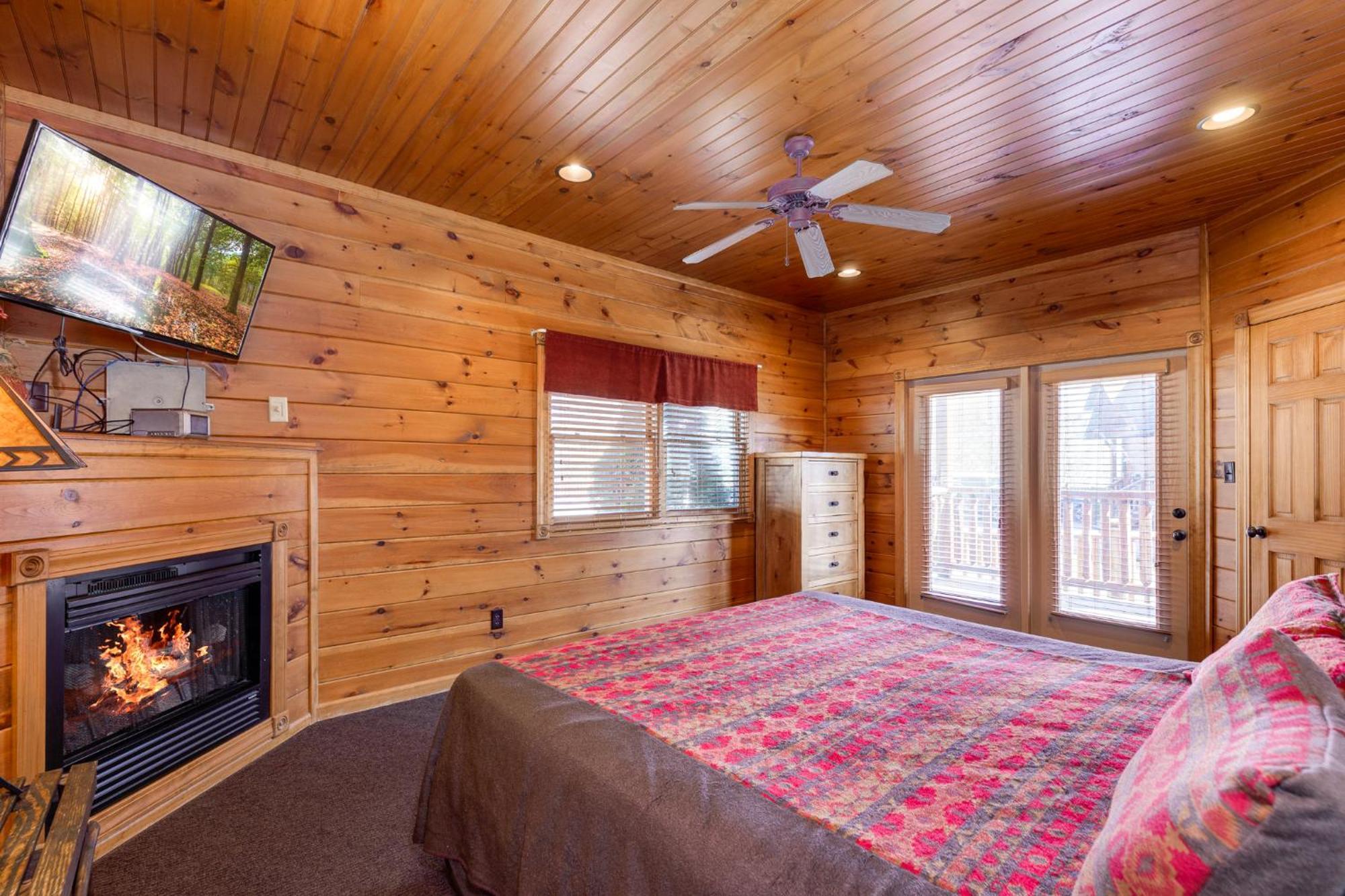 The Great Escape Ii, 5 Bedrooms, Sleeps 17, Game Room, Pool Access, Theater 개틀린버그 외부 사진