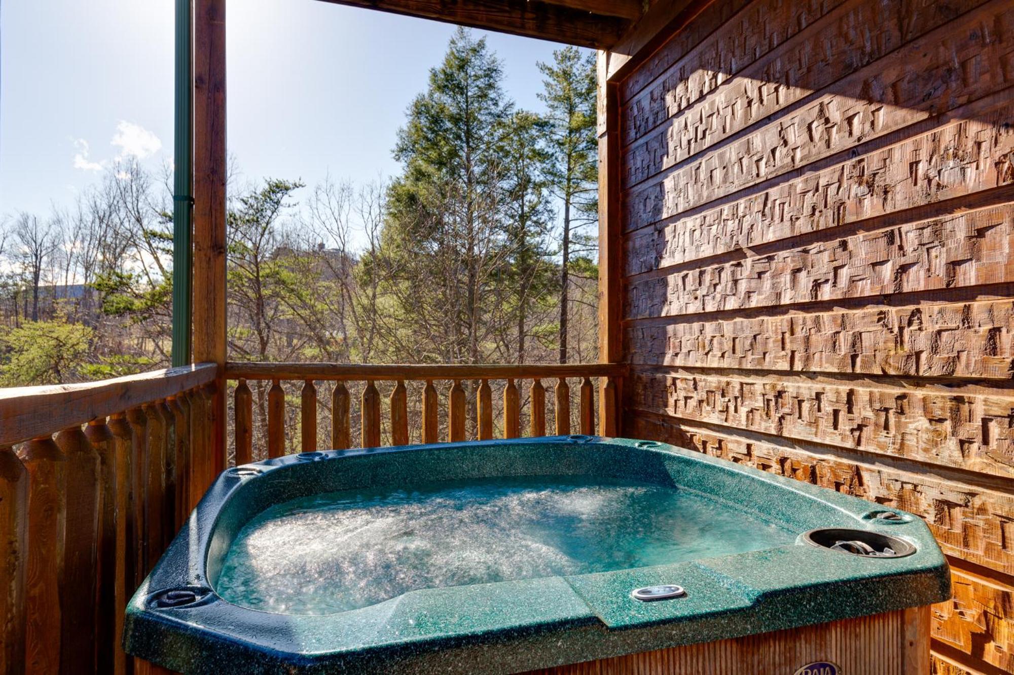The Great Escape Ii, 5 Bedrooms, Sleeps 17, Game Room, Pool Access, Theater 개틀린버그 외부 사진